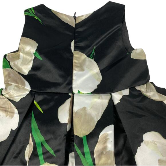 Ava & Yelly Dress - Picture 2 of 5